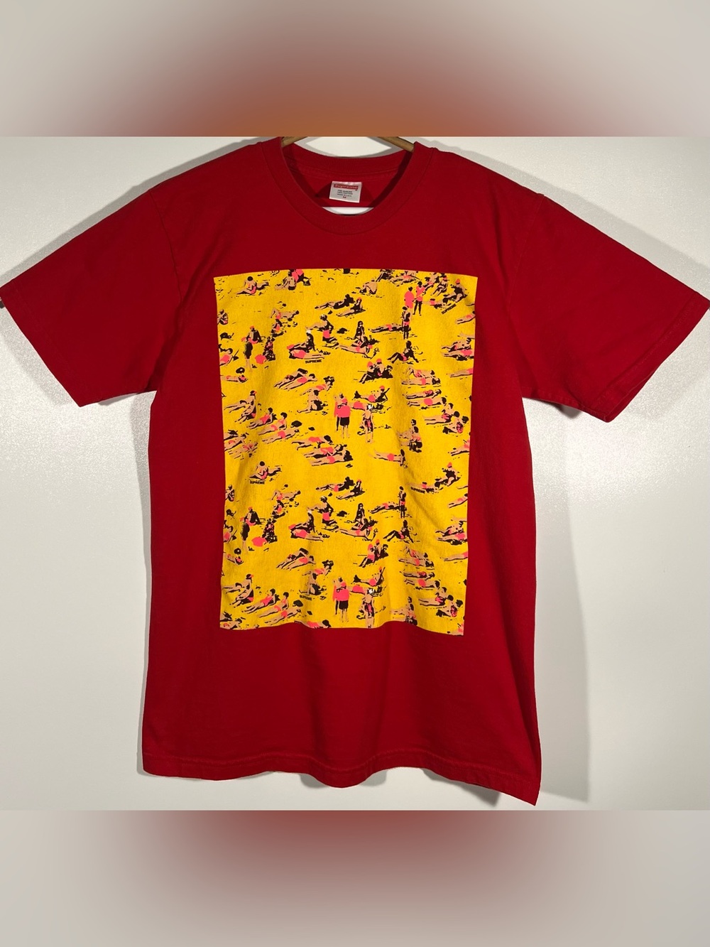 Supreme Beach Tee Red M SS16 Yellow Graphic Sunbather T-Shirt Vintage Box Logo